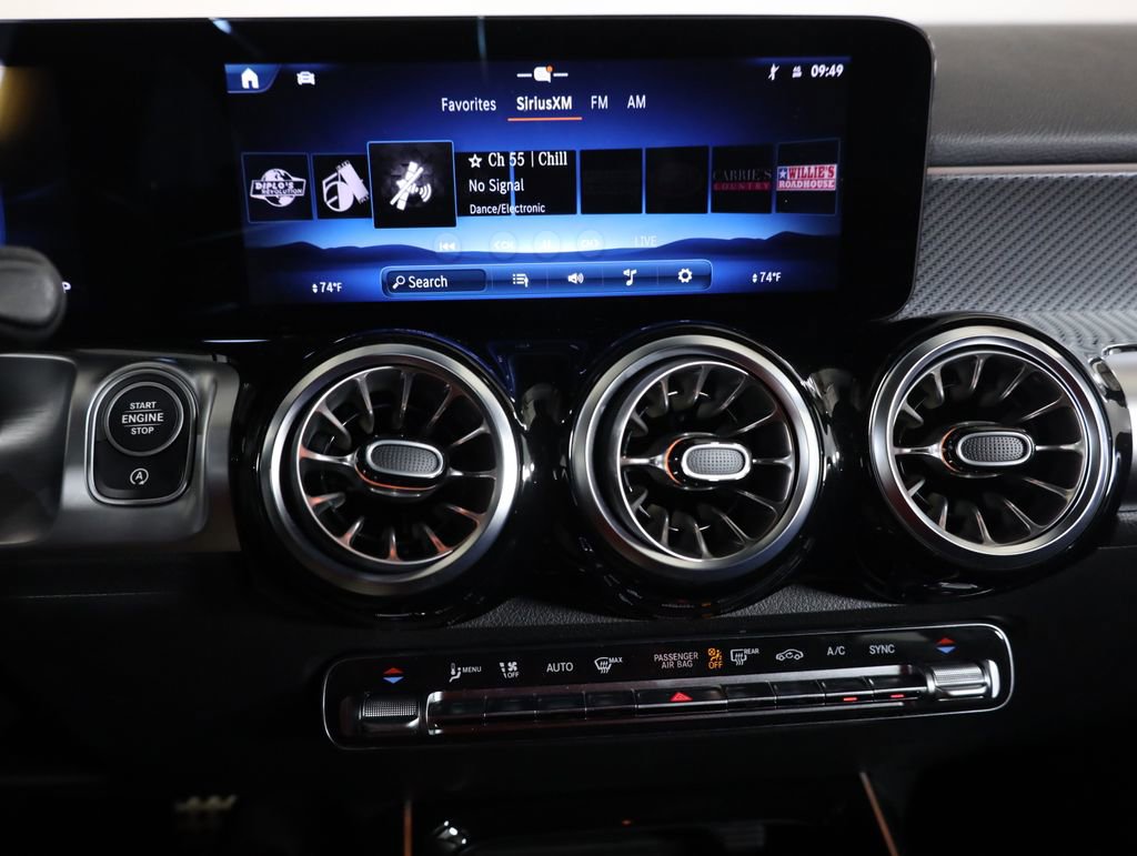 Certified 2025 Mercedes-Benz GLB 35 AMG 4MATIC image 24