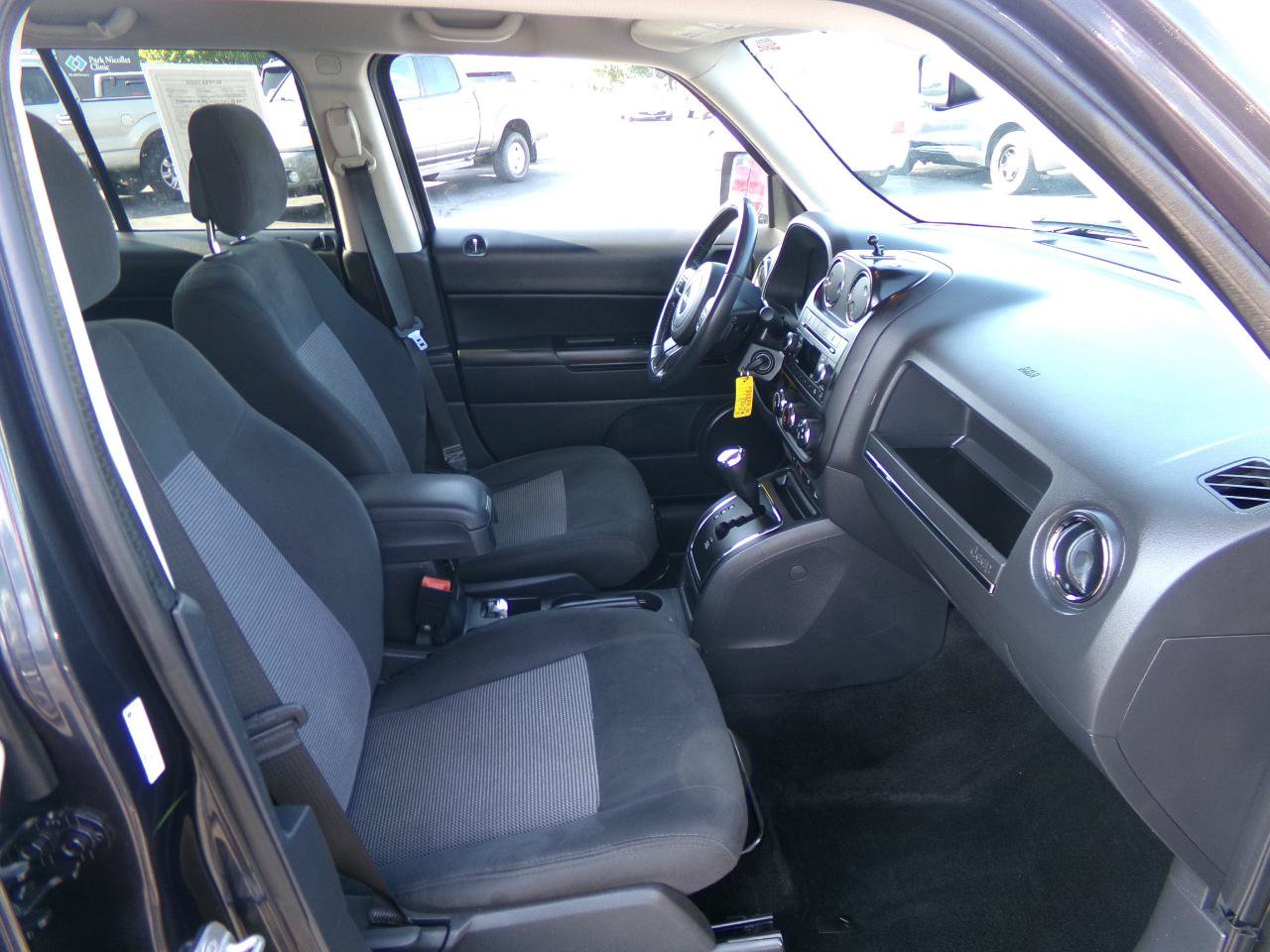 Used 2015 Jeep Patriot Latitude w/ All Weather Capability Group AWD/4WD image 25