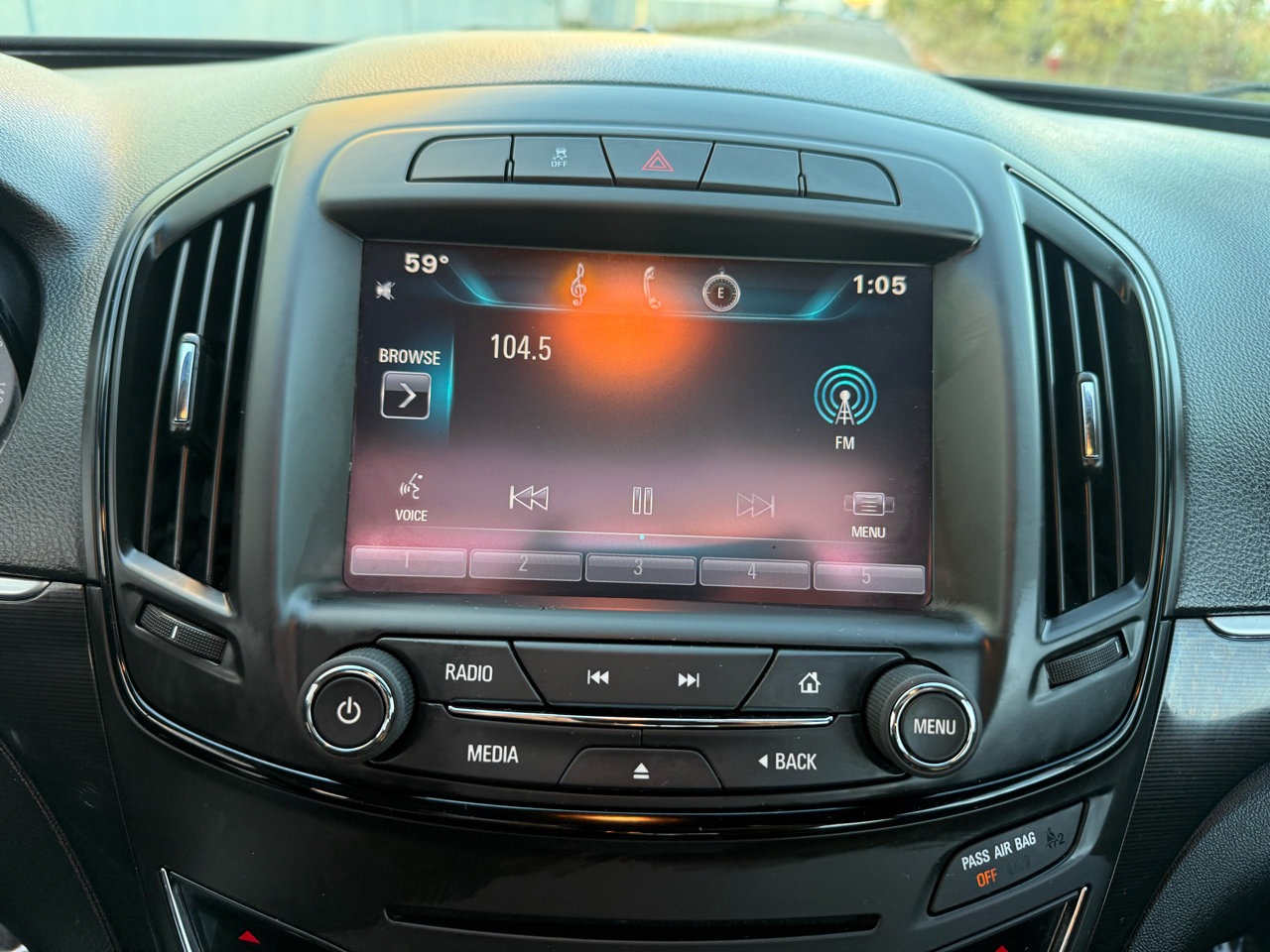 Used 2015 Buick Regal image 23