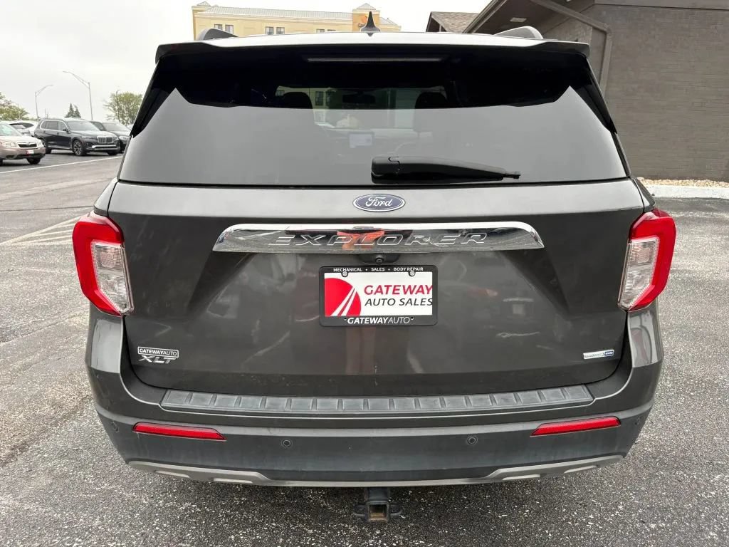 Used 2020 Ford Explorer XLT w/ Equipment Group 202A AWD/4WD image 4