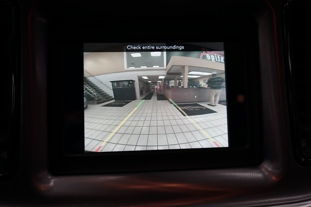 Used 2019 Dodge Challenger SXT image 8