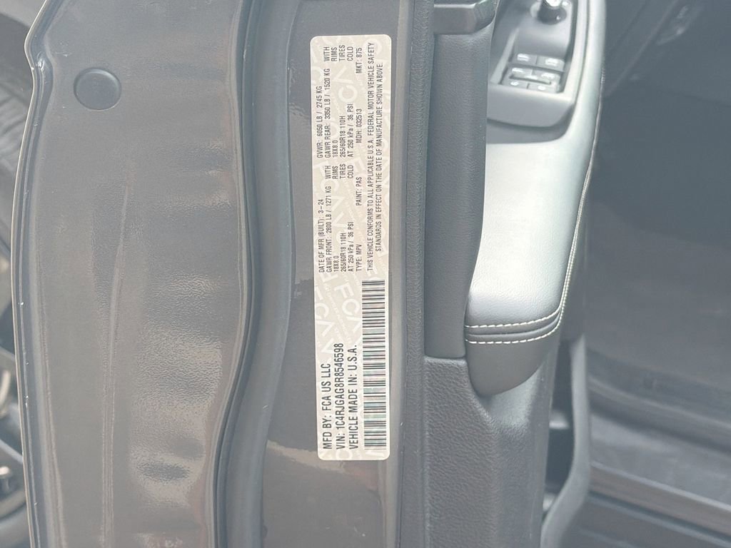 Used 2024 Jeep Grand Cherokee Altitude RWD image 42