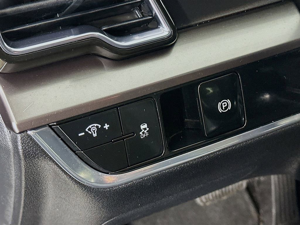 Certified 2023 Kia Sportage EX image 21