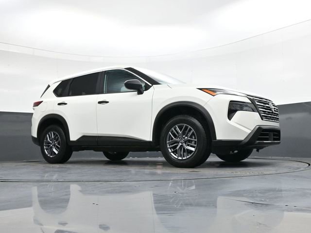 Used 2024 Nissan Rogue S image 27