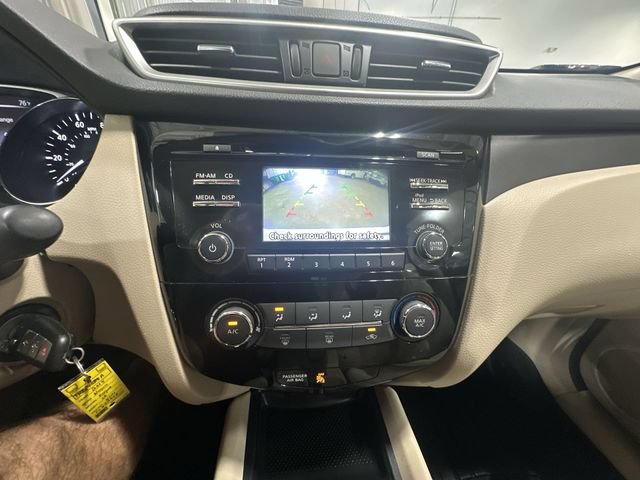 Used 2015 Nissan Rogue S AWD/4WD image 29