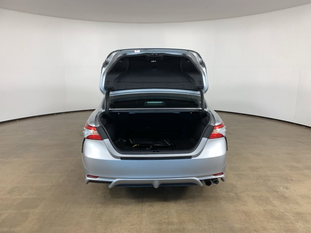 Used 2020 Toyota Camry SE image 12