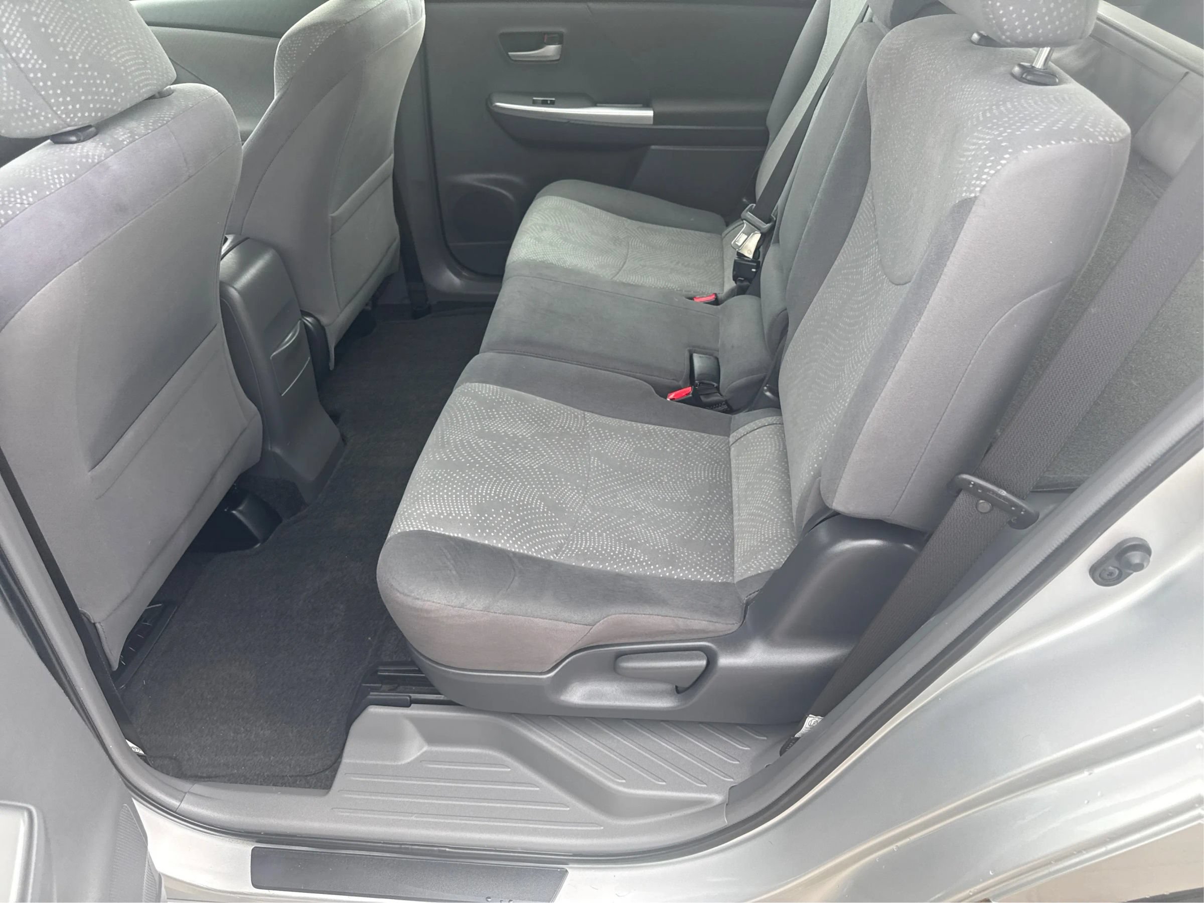 Used 2012 Toyota Prius V Two FWD image 11