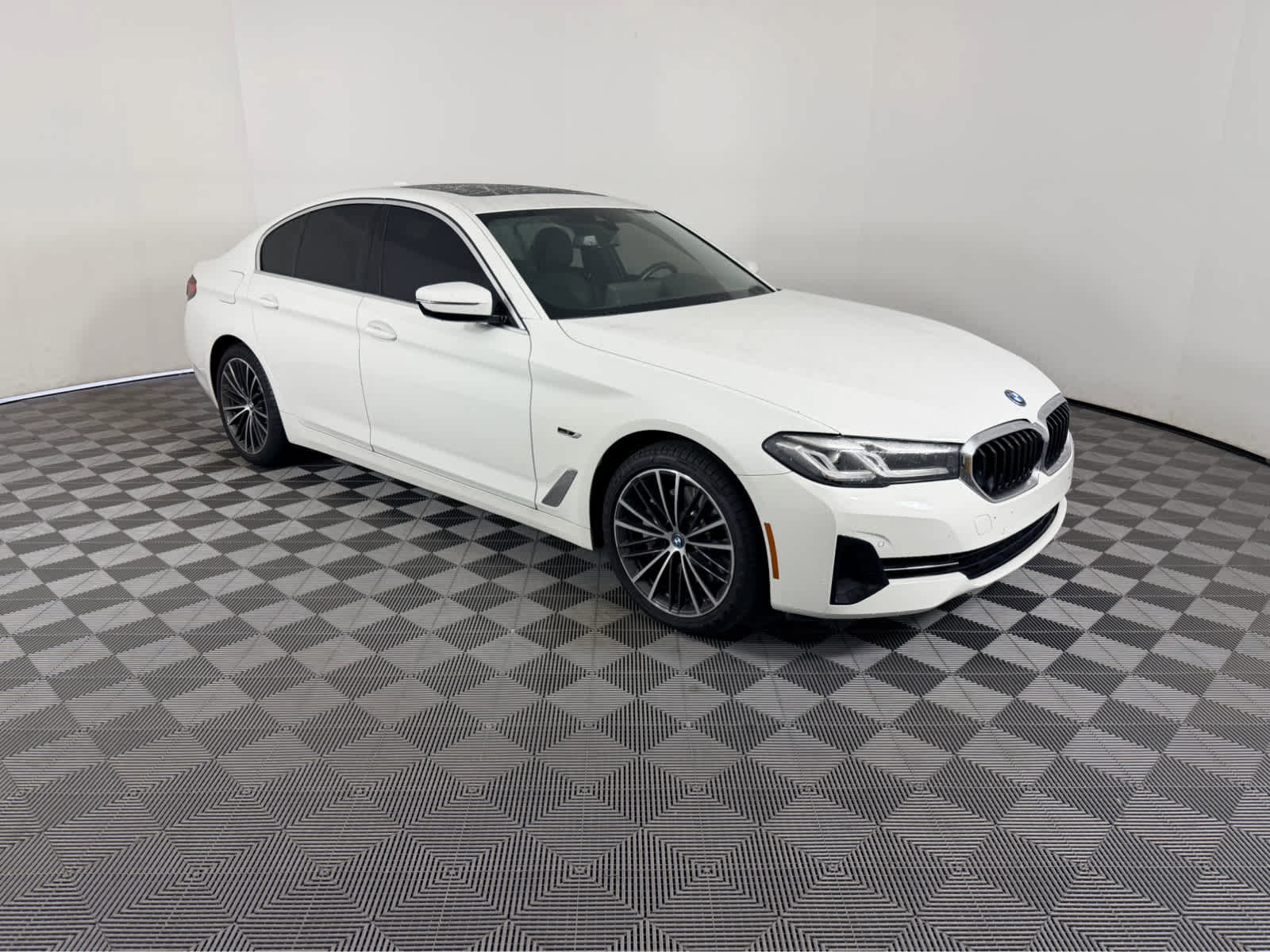 Used 2023 BMW 530e w/ Convenience Package