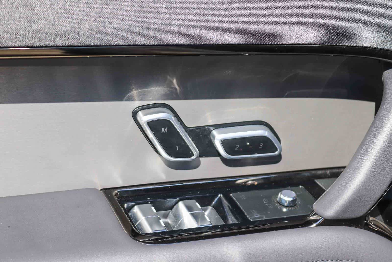 Used 2025 Land Rover Range Rover Sport Dynamic SE AWD/4WD image 19