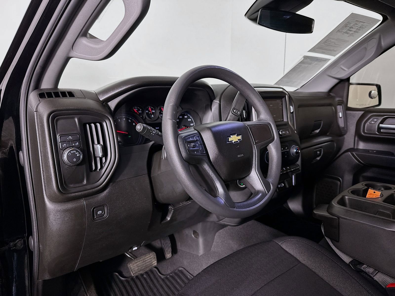 Used 2024 Chevrolet Silverado 1500 Custom image 10