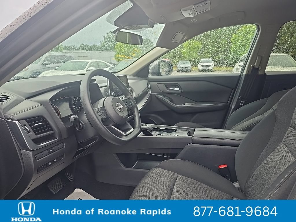 Used 2024 Nissan Rogue SV FWD image 10