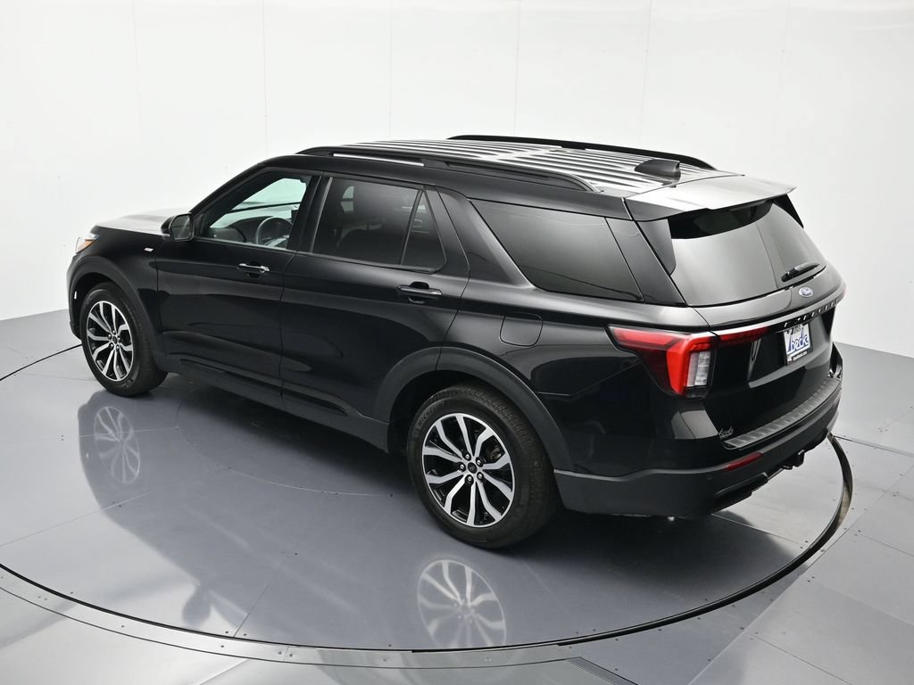 Certified 2025 Ford Explorer ST-Line w/ Premium Package RWD image 35