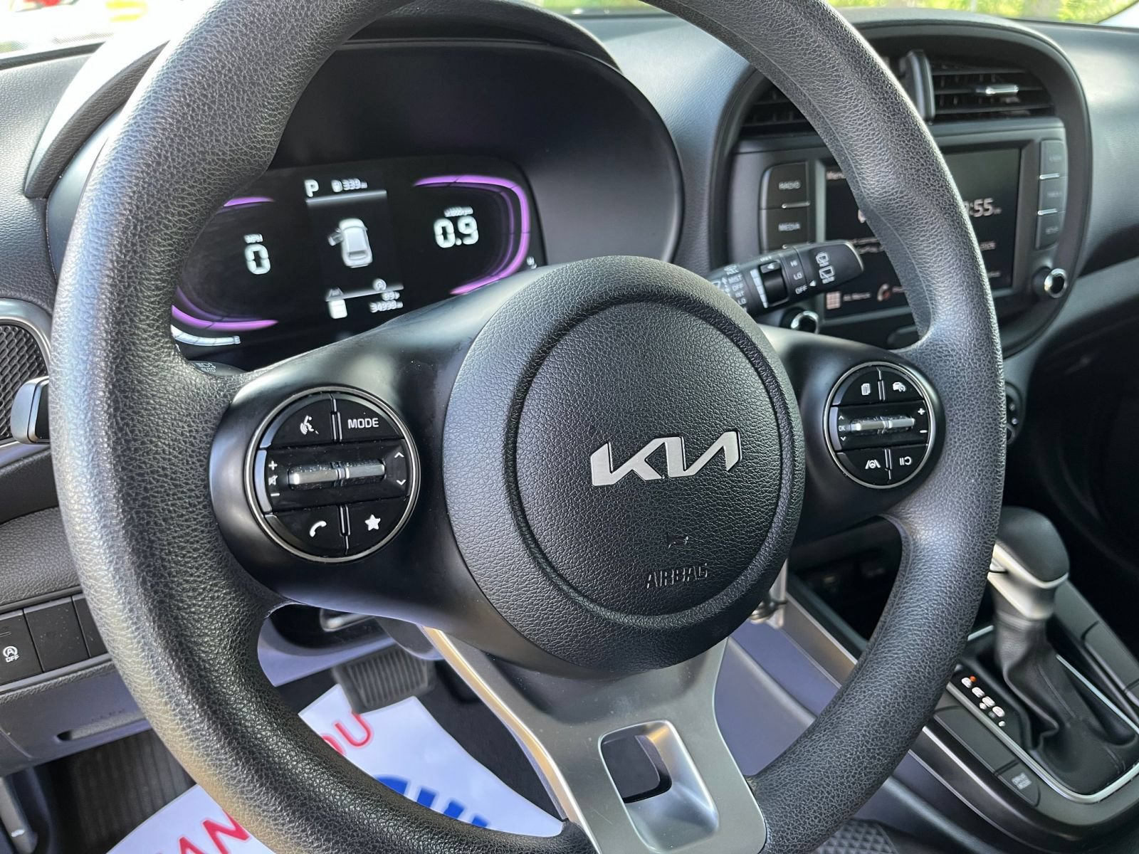 Used 2025 Kia Soul LX w/ LX Technology Package FWD image 25