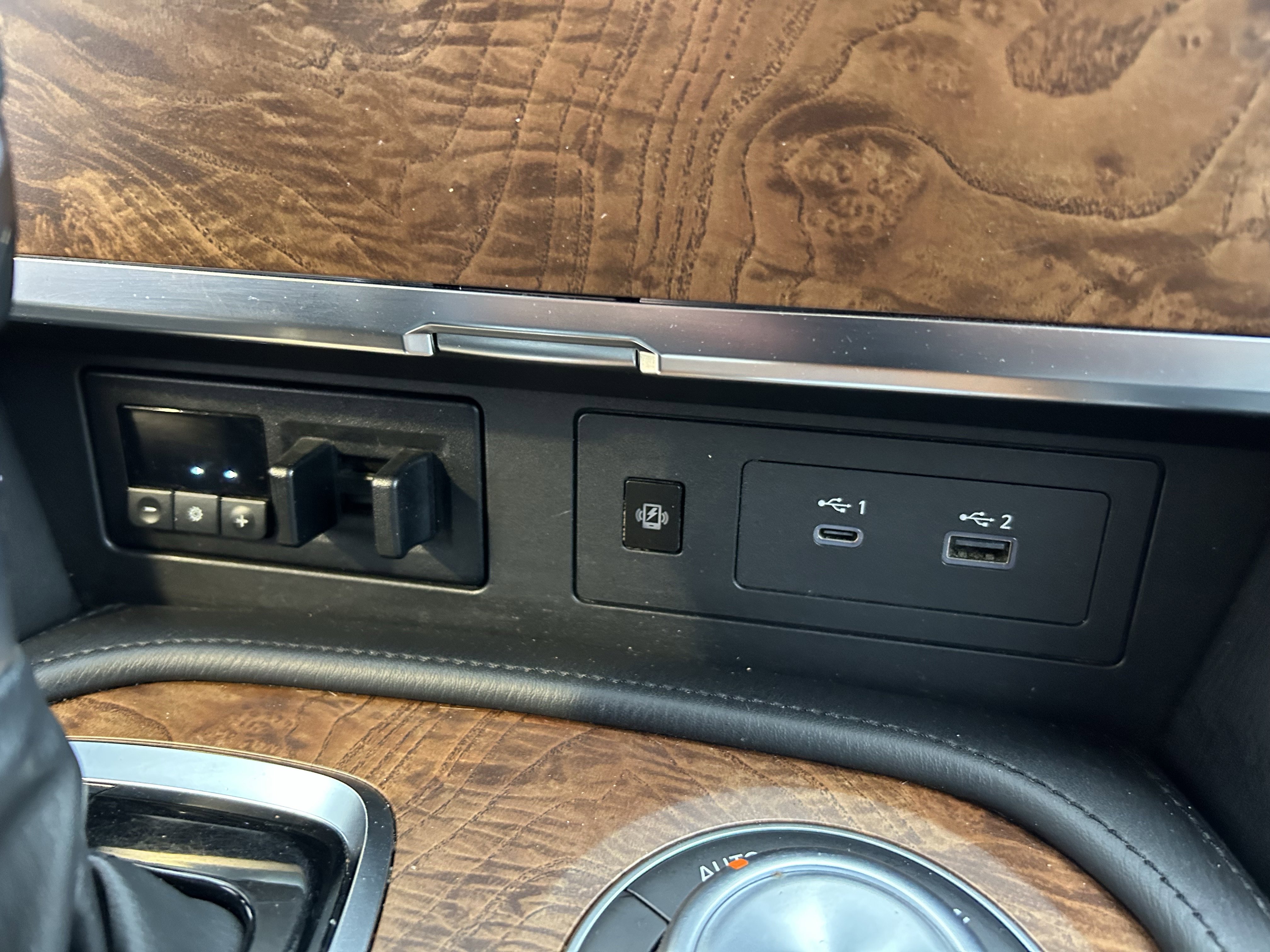 Used 2021 Nissan Armada SL w/ Captain's Chairs Package image 35