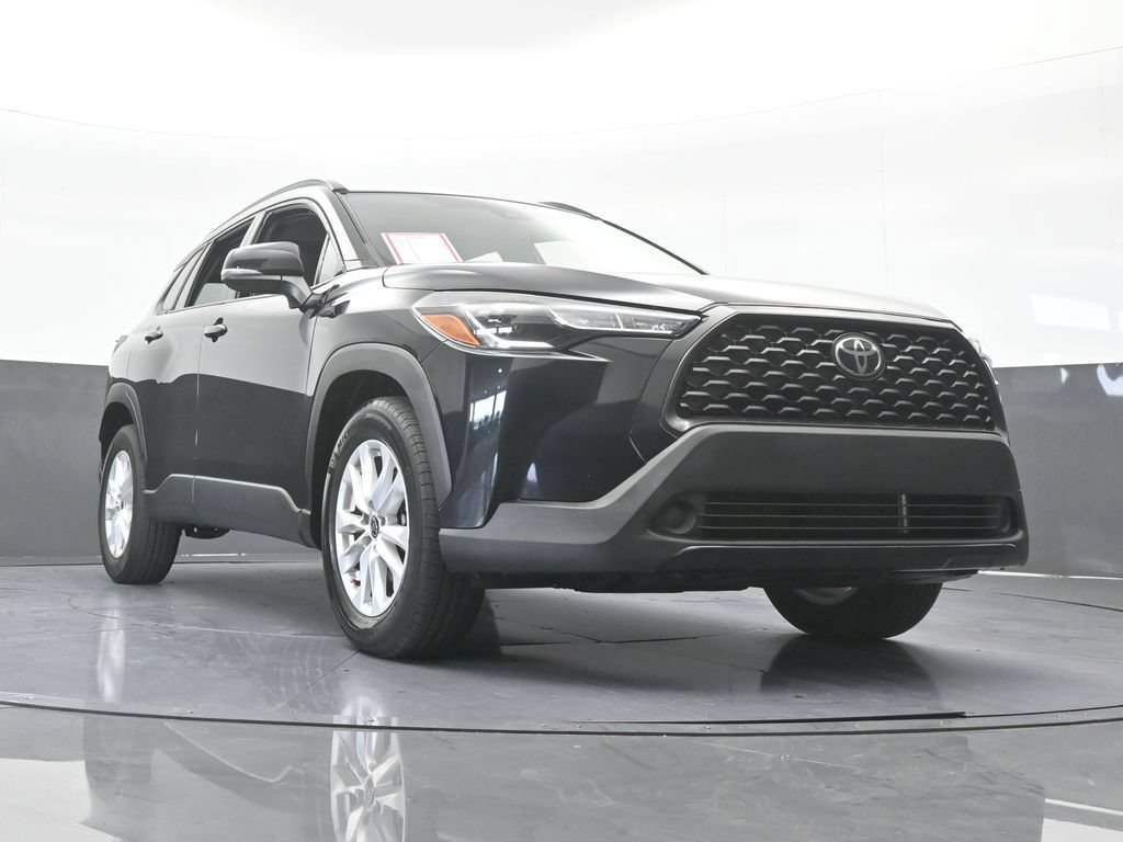 Used 2022 Toyota Corolla Cross LE w/ Moonroof Package FWD image 57
