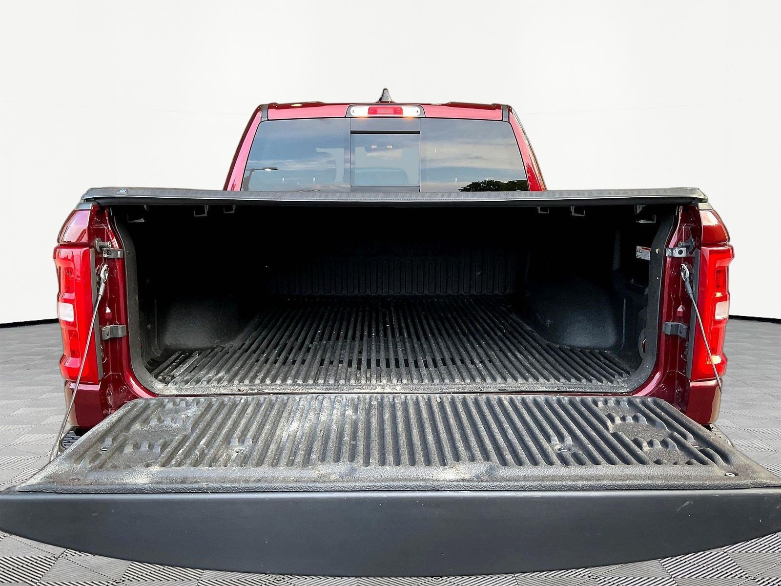 Used 2025 RAM 1500 Big Horn AWD/4WD image 7