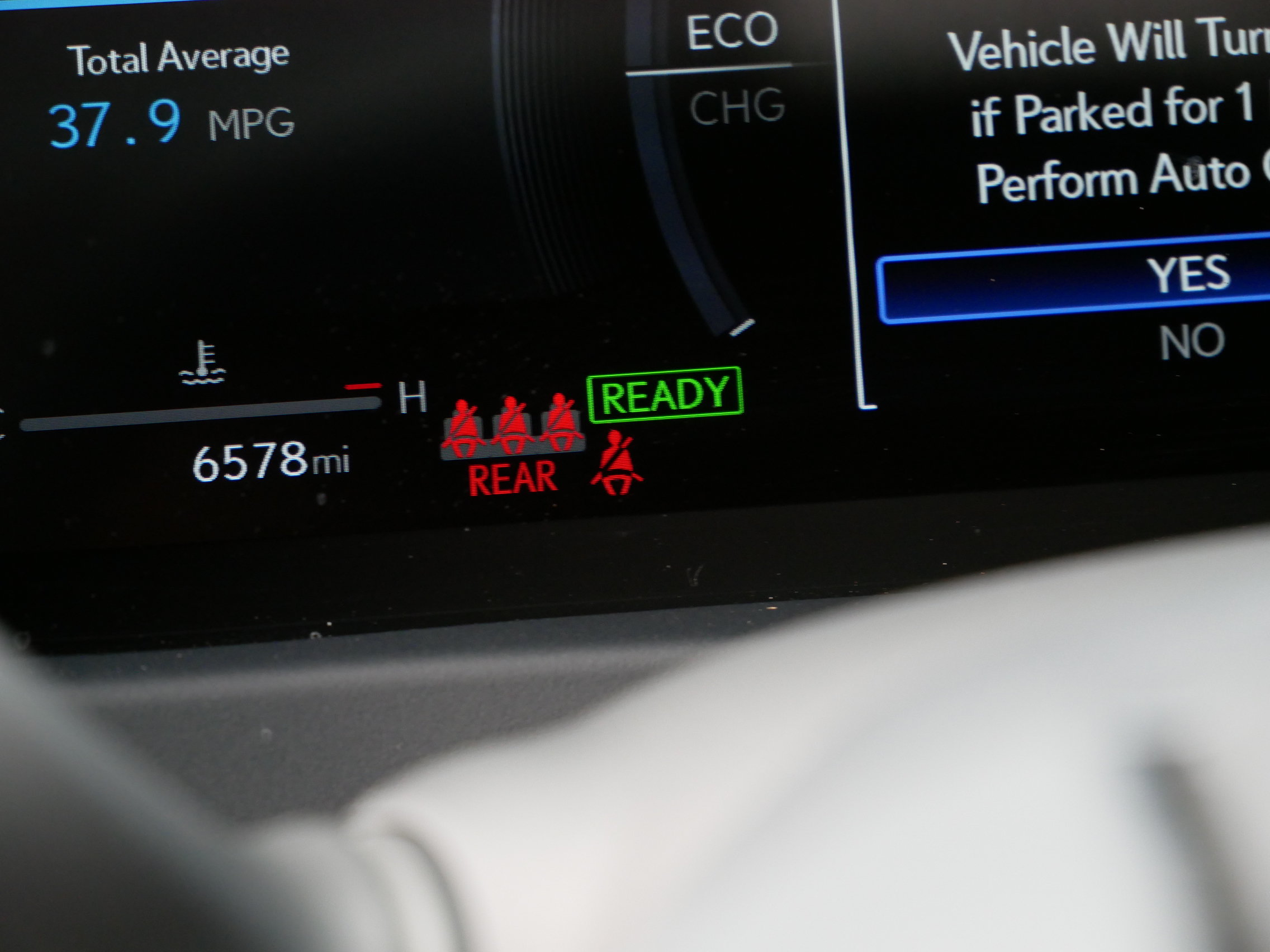 Certified 2025 Lexus UX 300h AWD w/ Accessory Package (Z2) image 4