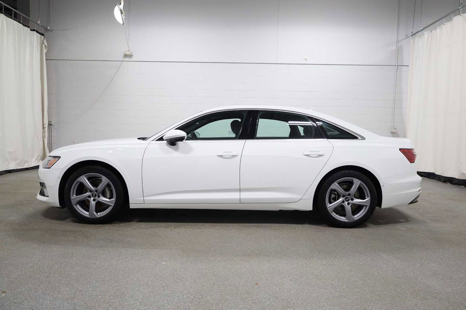 Used 2025 Audi A6 Premium Plus w/ Premium Plus Package image 2