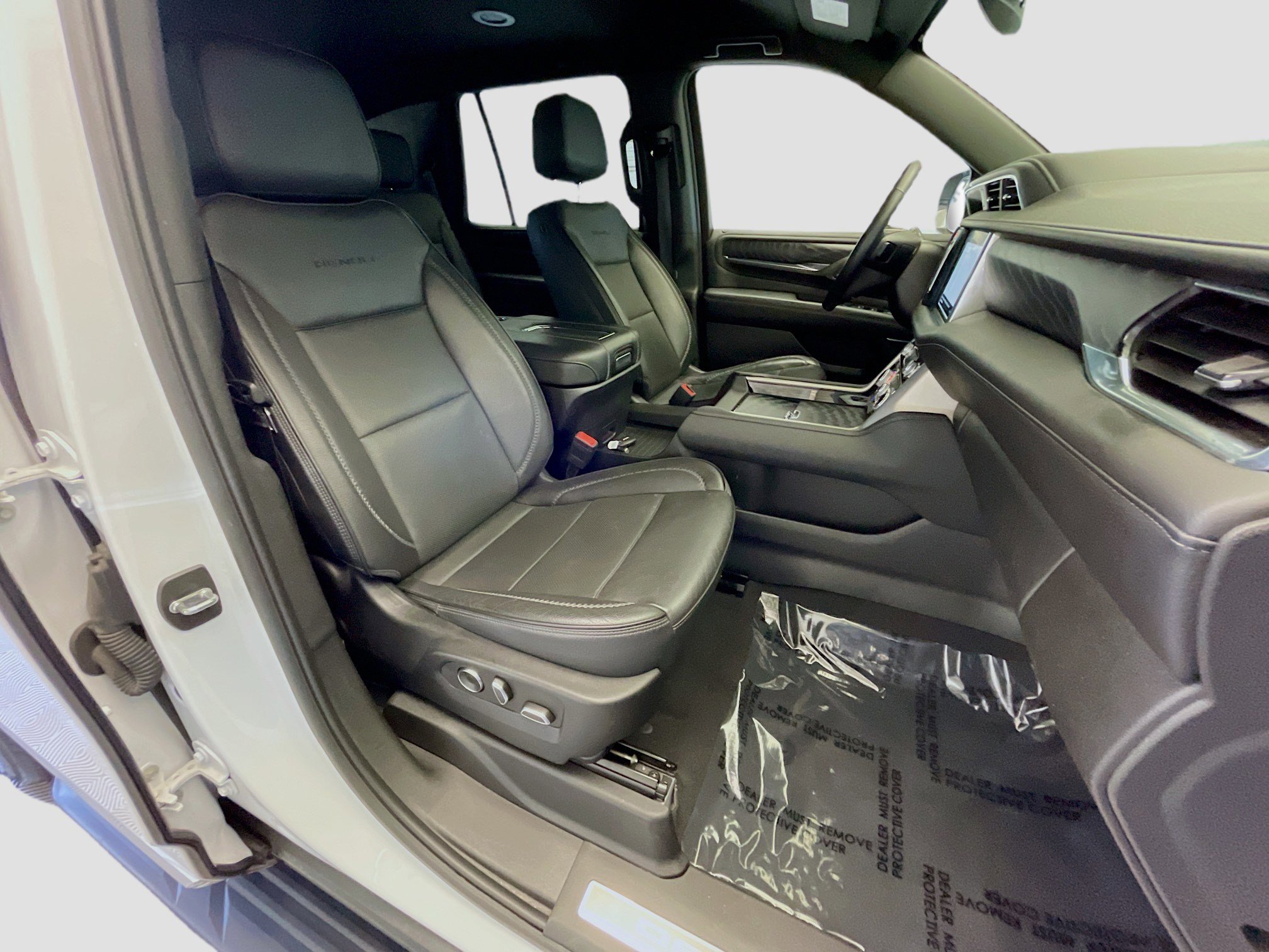 Used 2023 GMC Yukon Denali AWD/4WD image 20