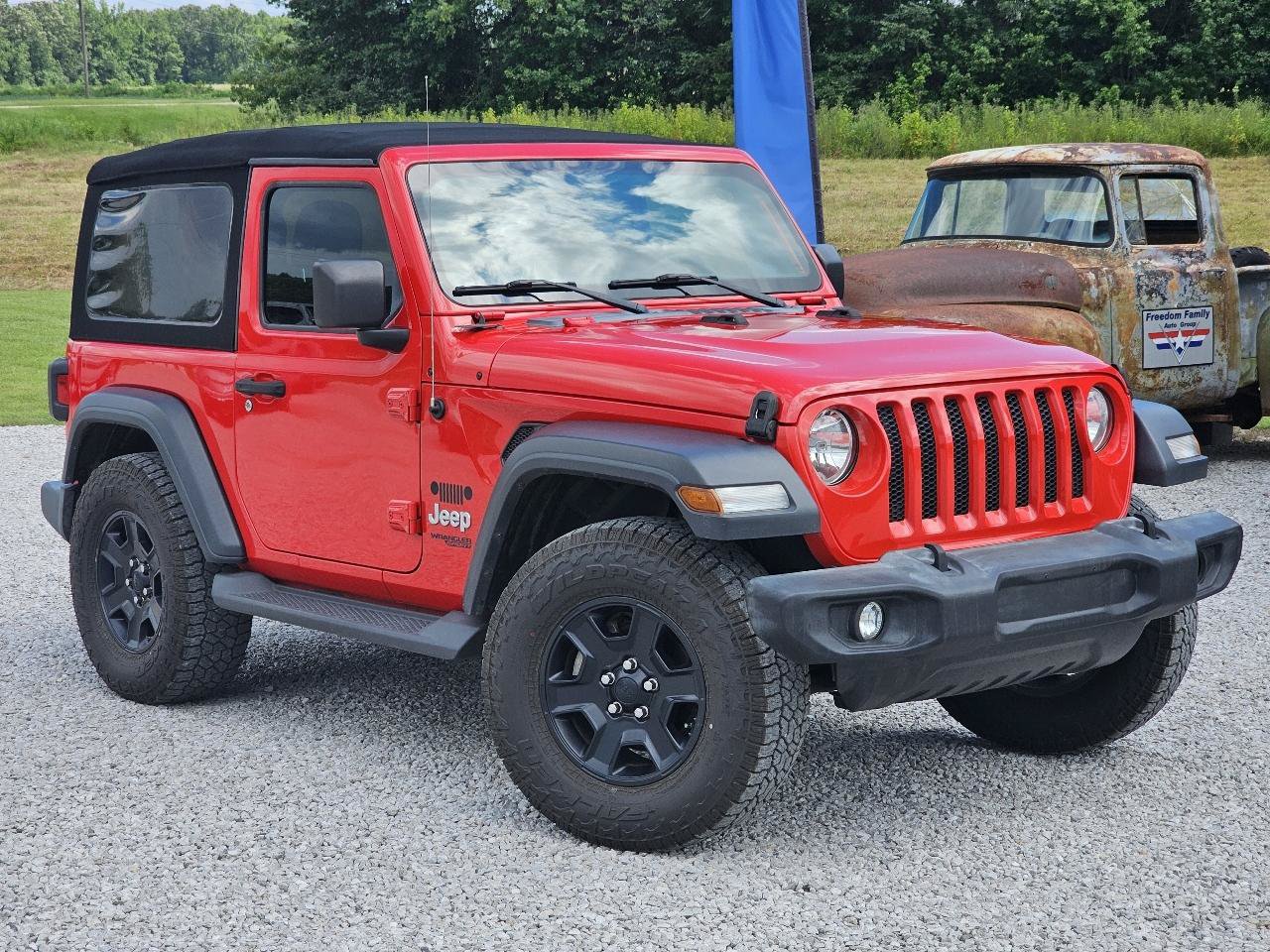 Used 2019 Jeep Wrangler Sport AWD/4WD image 2