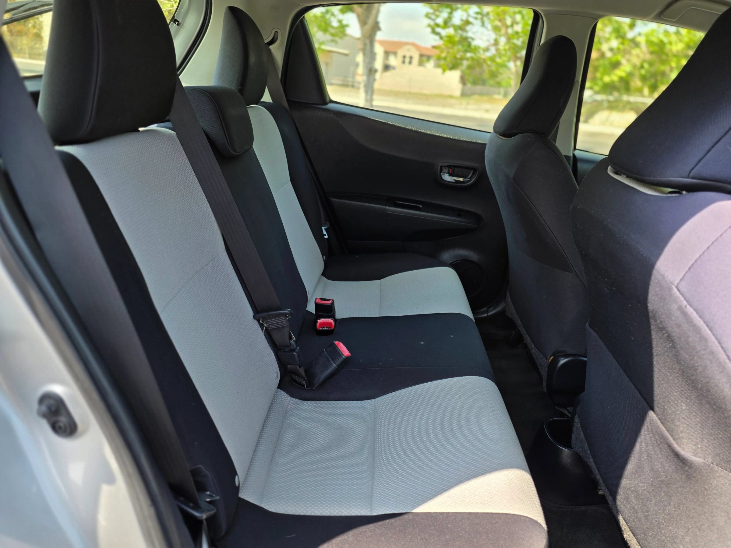 Used 2013 Toyota Yaris LE FWD image 12