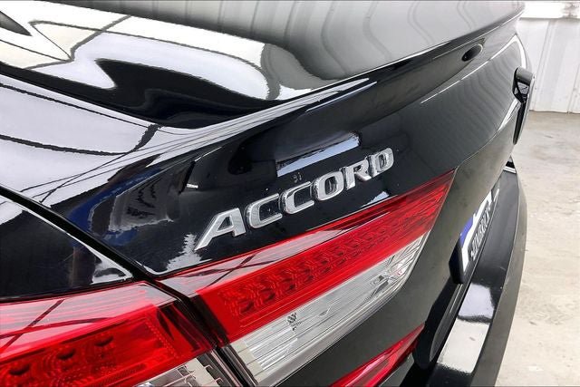 Used 2019 Honda Accord Touring image 9