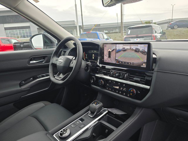 New 2026 Nissan Pathfinder SL image 10