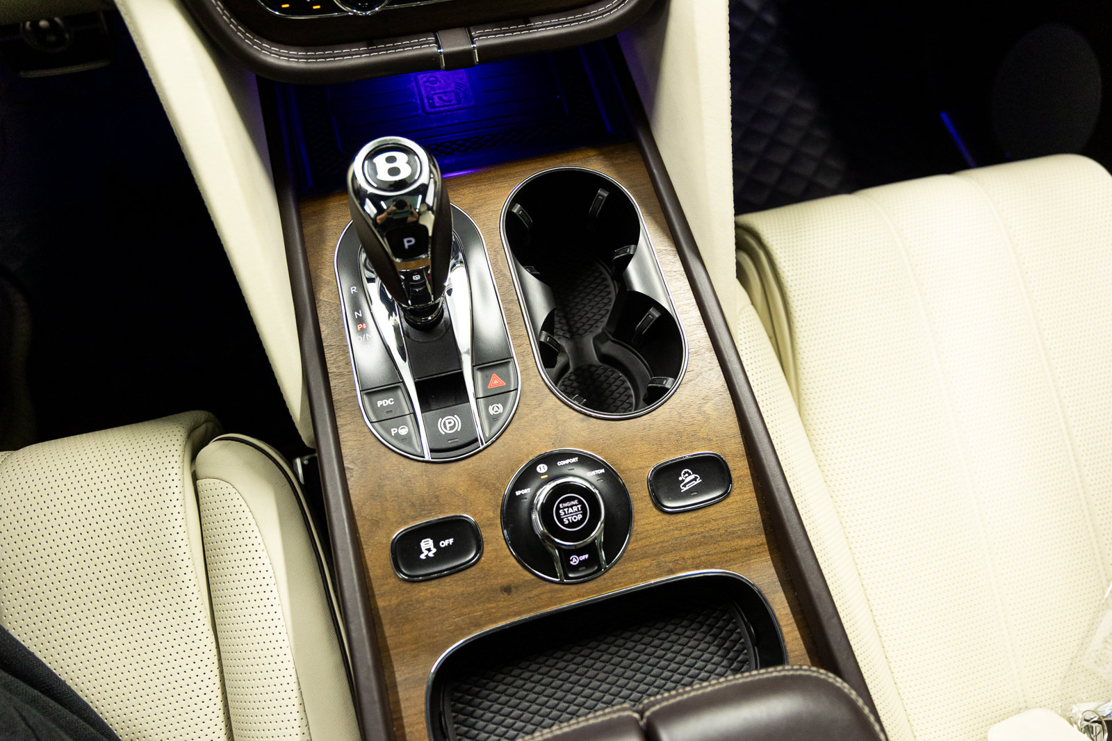 Used 2023 Bentley Bentayga AWD/4WD image 36