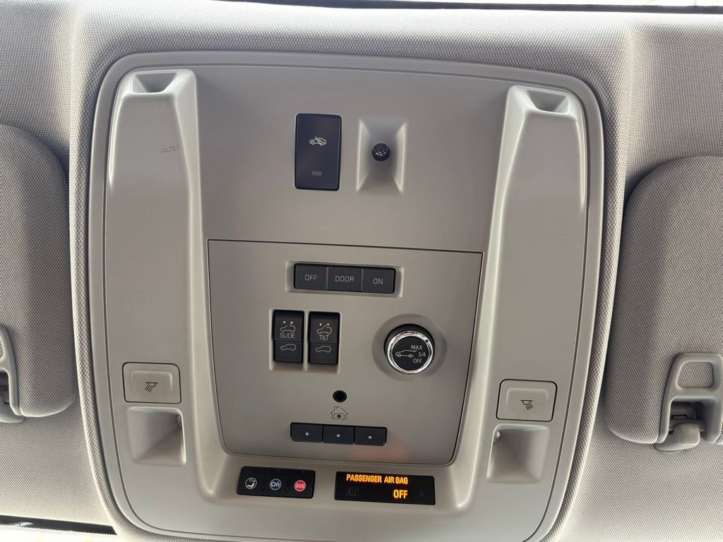 Used 2020 Cadillac Escalade Premium Luxury image 45