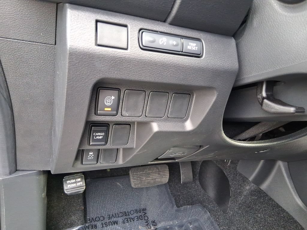 New 2026 Nissan Frontier SV w/ Tow Package AWD/4WD image 18