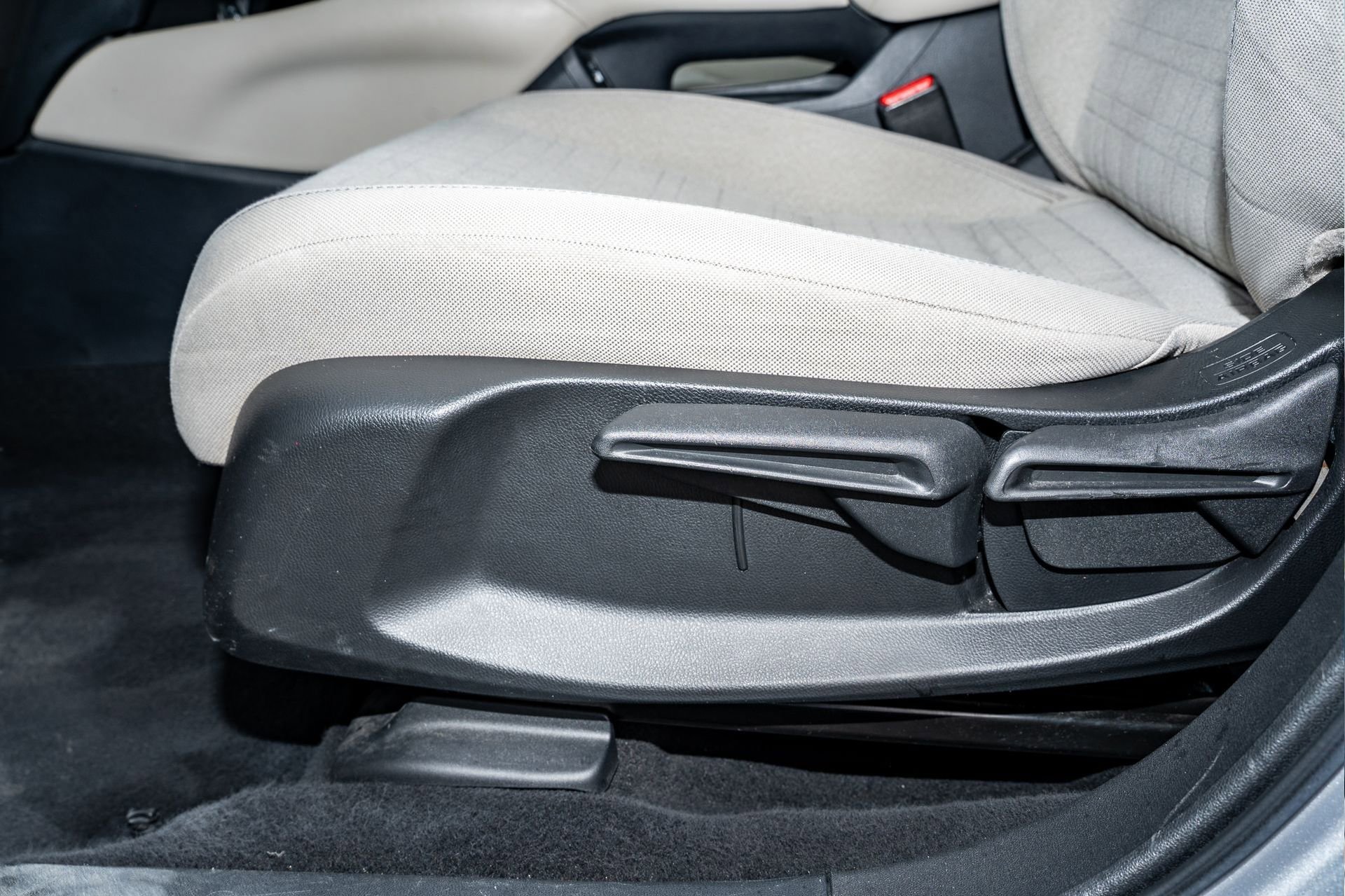 Used 2023 Honda HR-V LX image 27