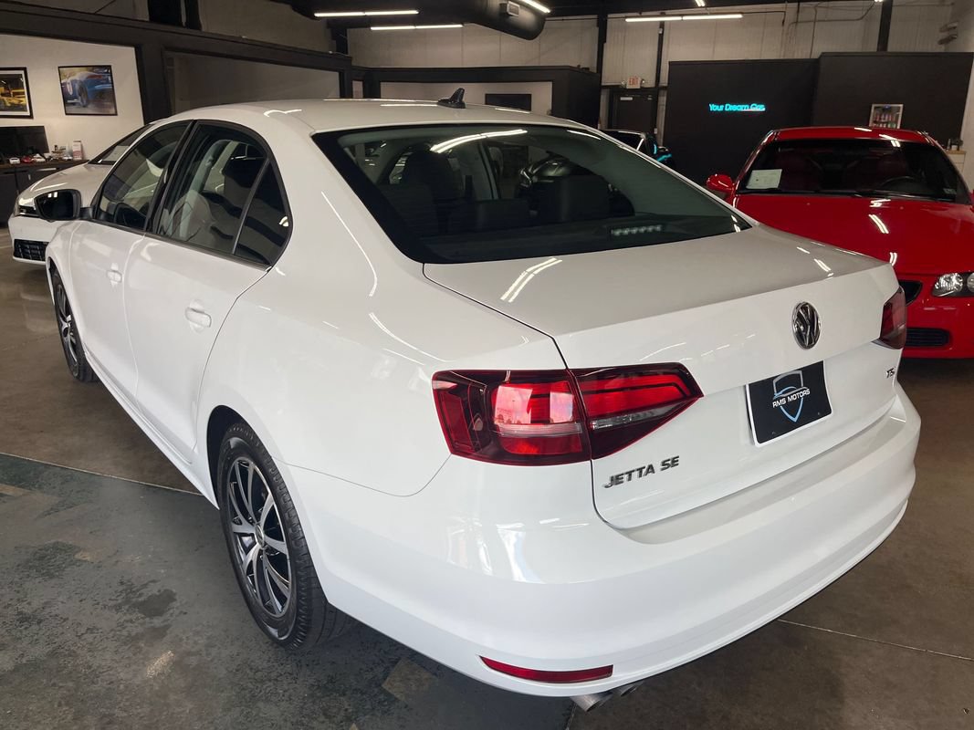 Used 2017 Volkswagen Jetta SE FWD image 8