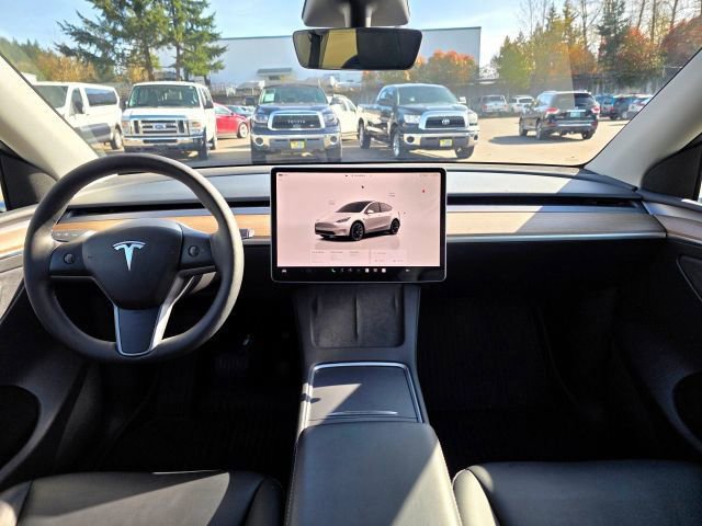 Used 2023 Tesla Model Y Long Range image 11