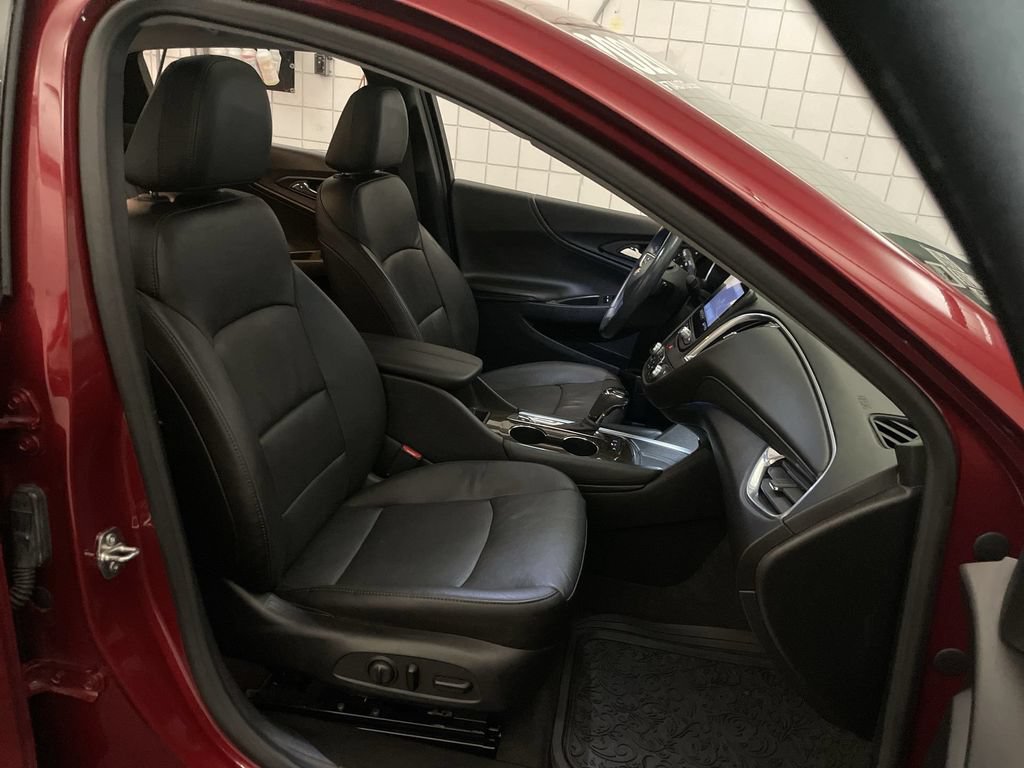 Used 2020 Chevrolet Malibu Premier FWD image 23