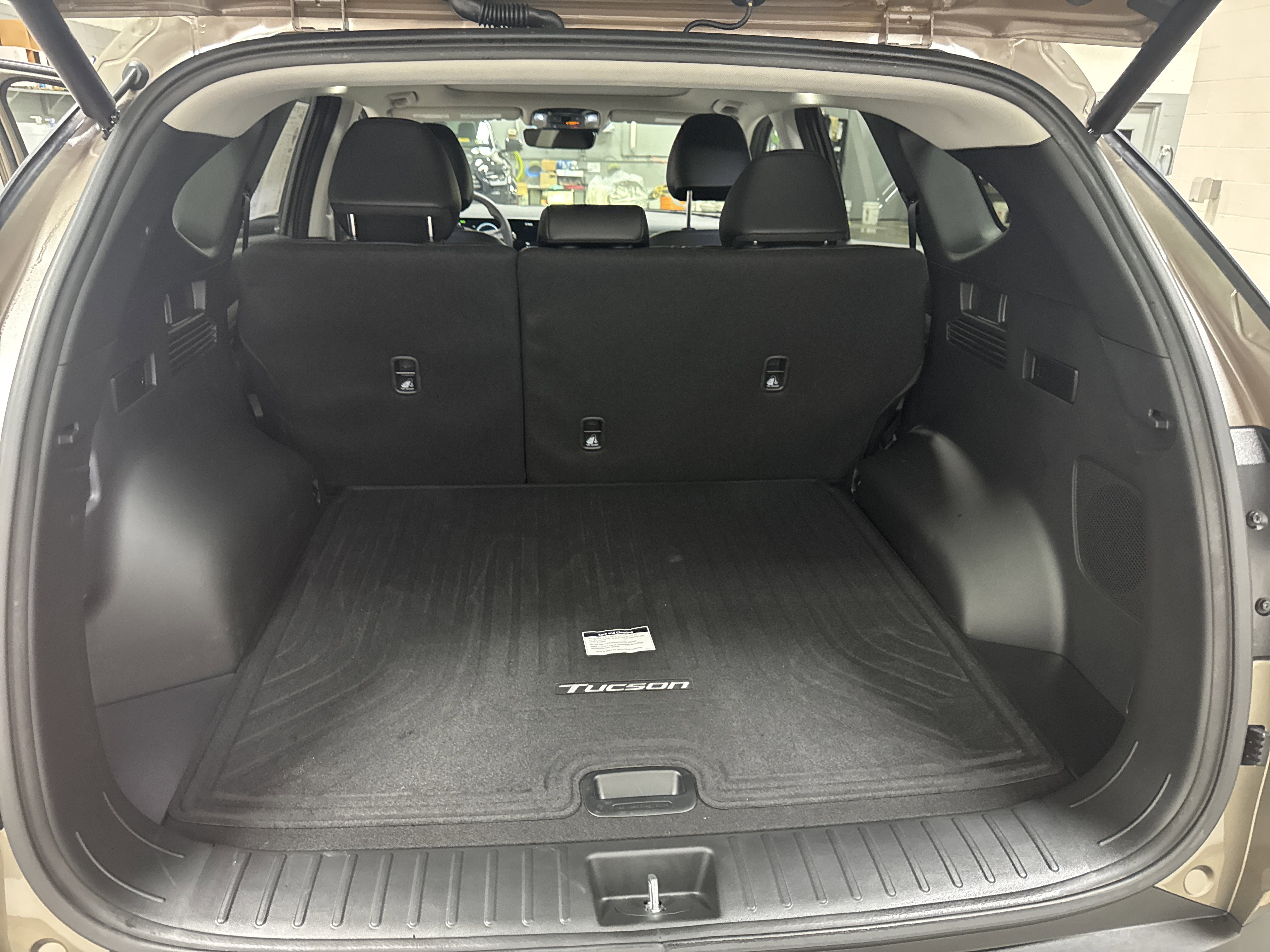 Used 2025 Hyundai Tucson Limited image 34