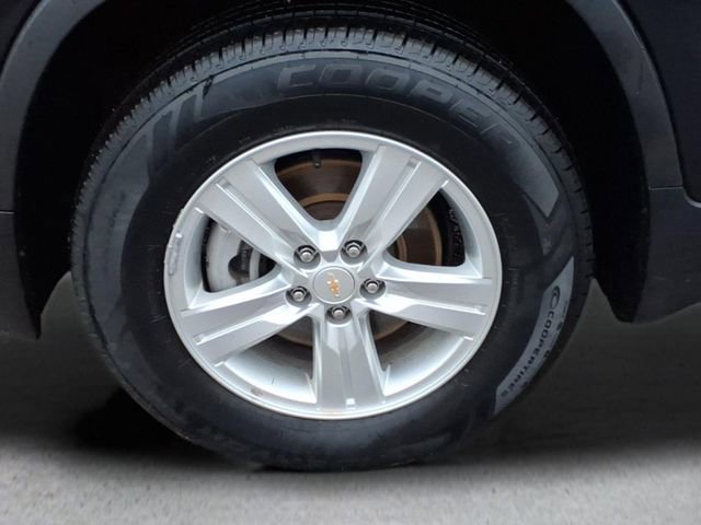 Used 2022 Chevrolet Trax LT w/ LT Convenience Package image 10