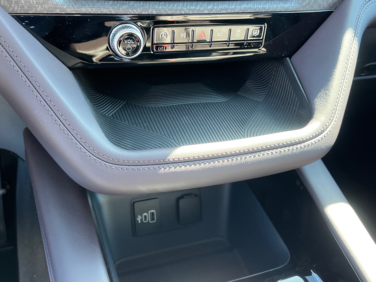 New 2026 Ford Explorer Platinum image 13