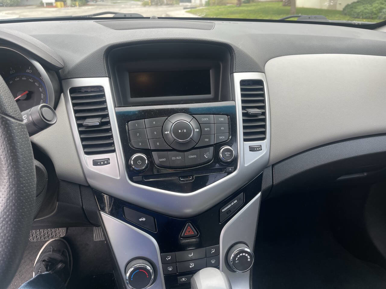 Used 2015 Chevrolet Cruze LS FWD image 23