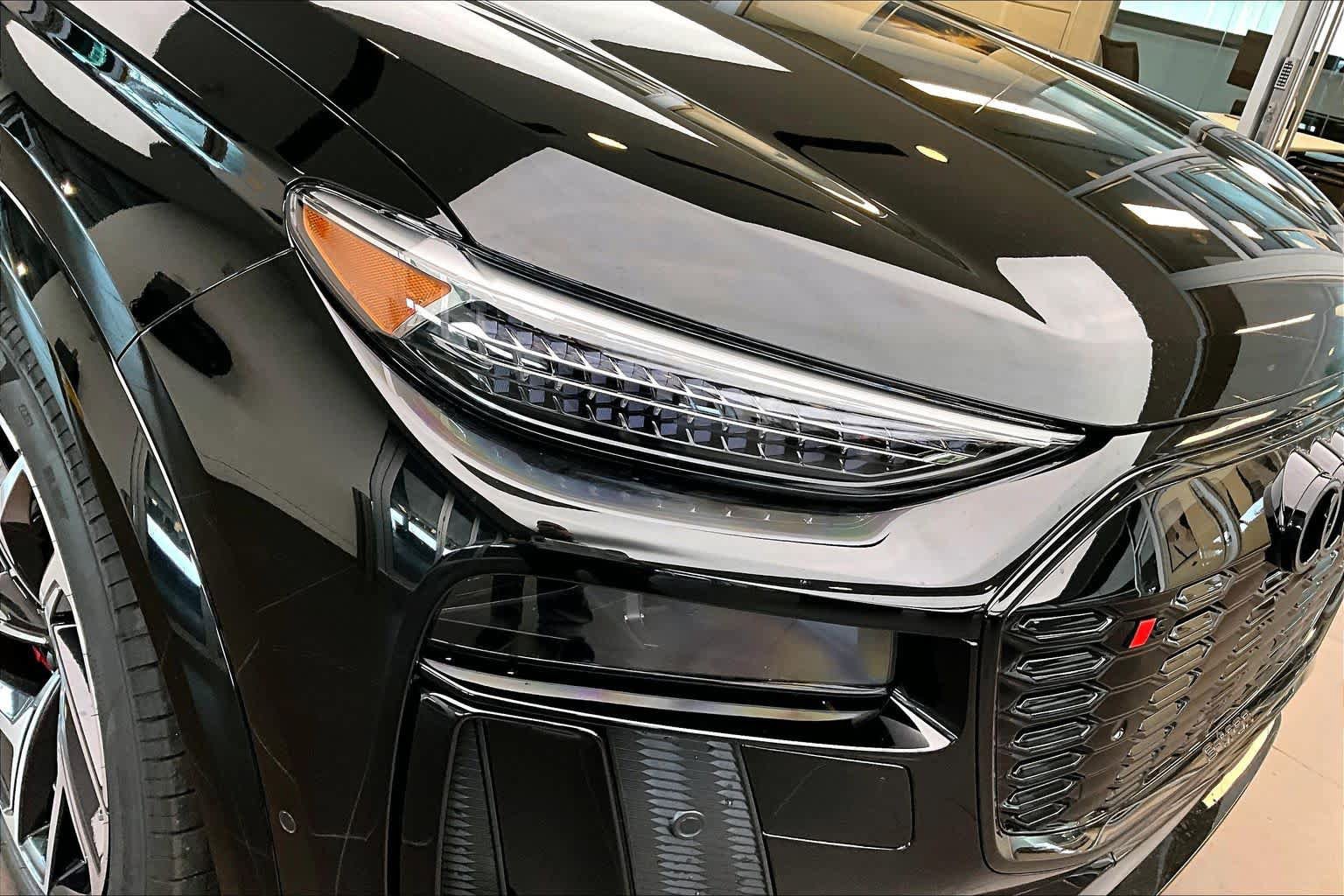 New 2027 Audi SQ6 e-tron Premium Plus AWD/4WD image 13