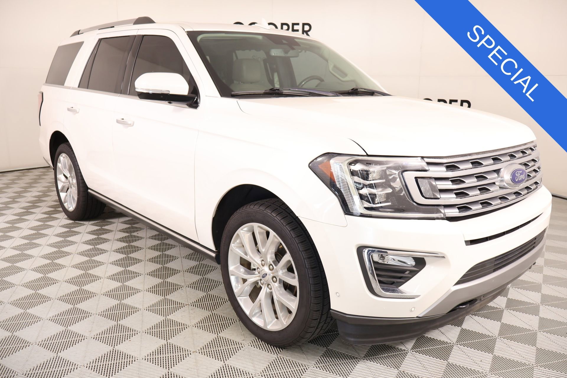 Used 2019 Ford Expedition Limited w/ Equipment Group 302A image 1