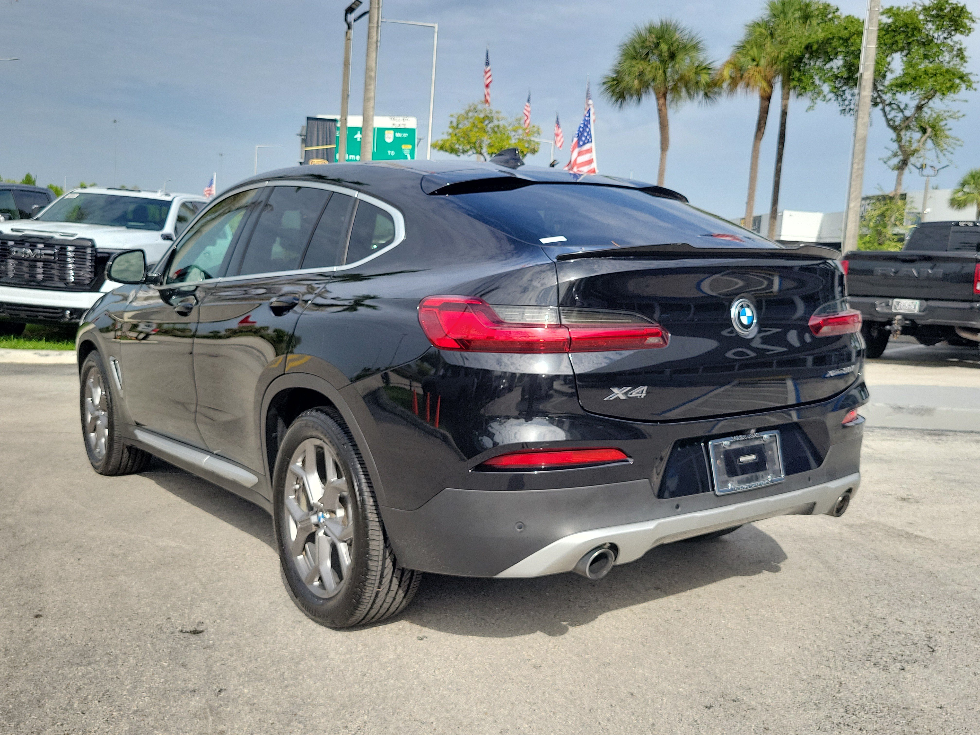 Used 2020 BMW X4 xDrive30i w/ Driving Assistance Package AWD/4WD image 7