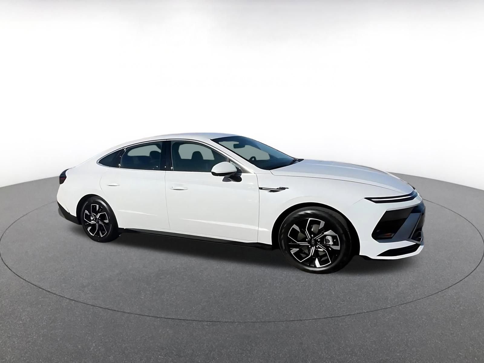 Used 2025 Hyundai Sonata SEL image 2