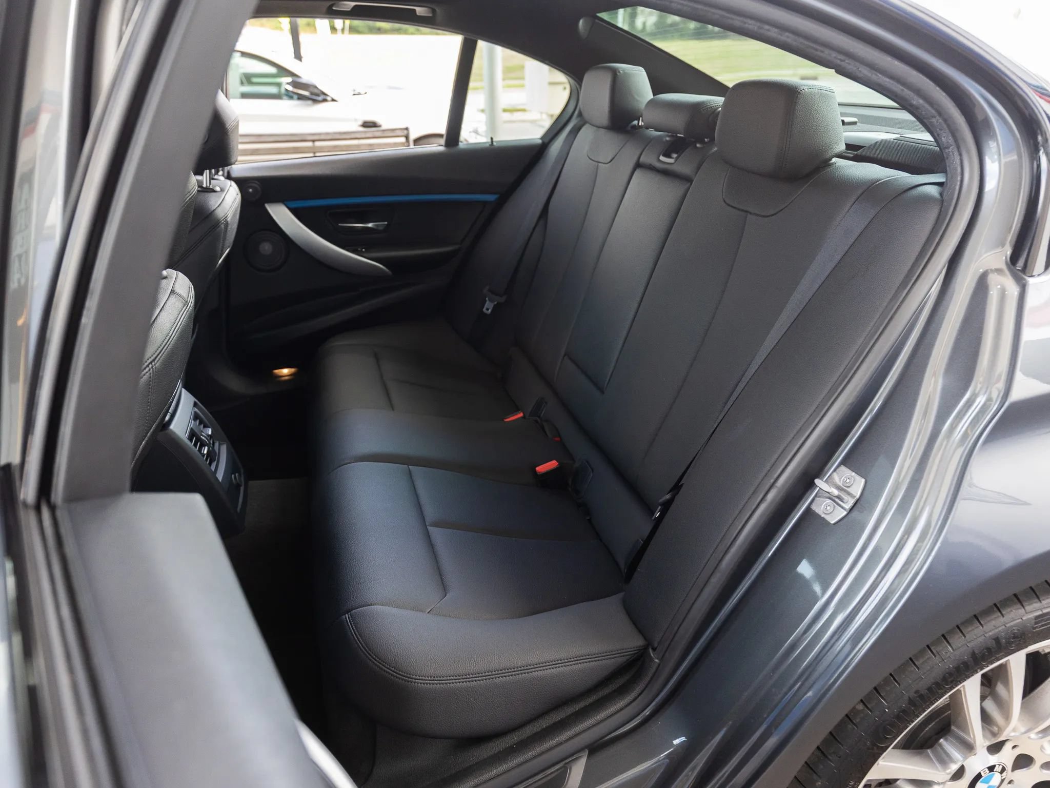 Used 2016 BMW 340i xDrive Sedan AWD/4WD image 29