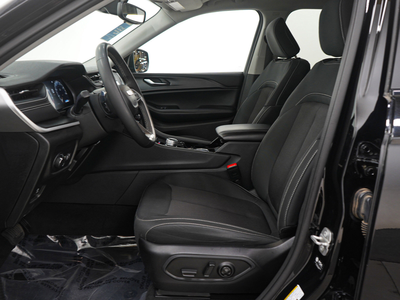 Used 2023 Jeep Grand Cherokee L Laredo image 24