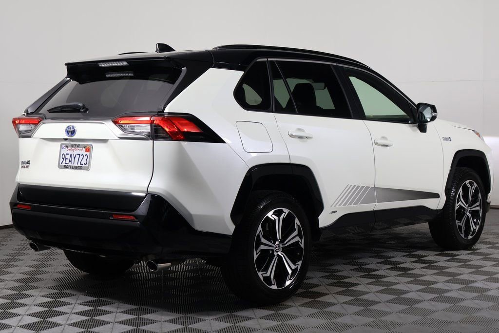 Used 2022 Toyota RAV4 XSE w/ Weather Package AWD/4WD image 4