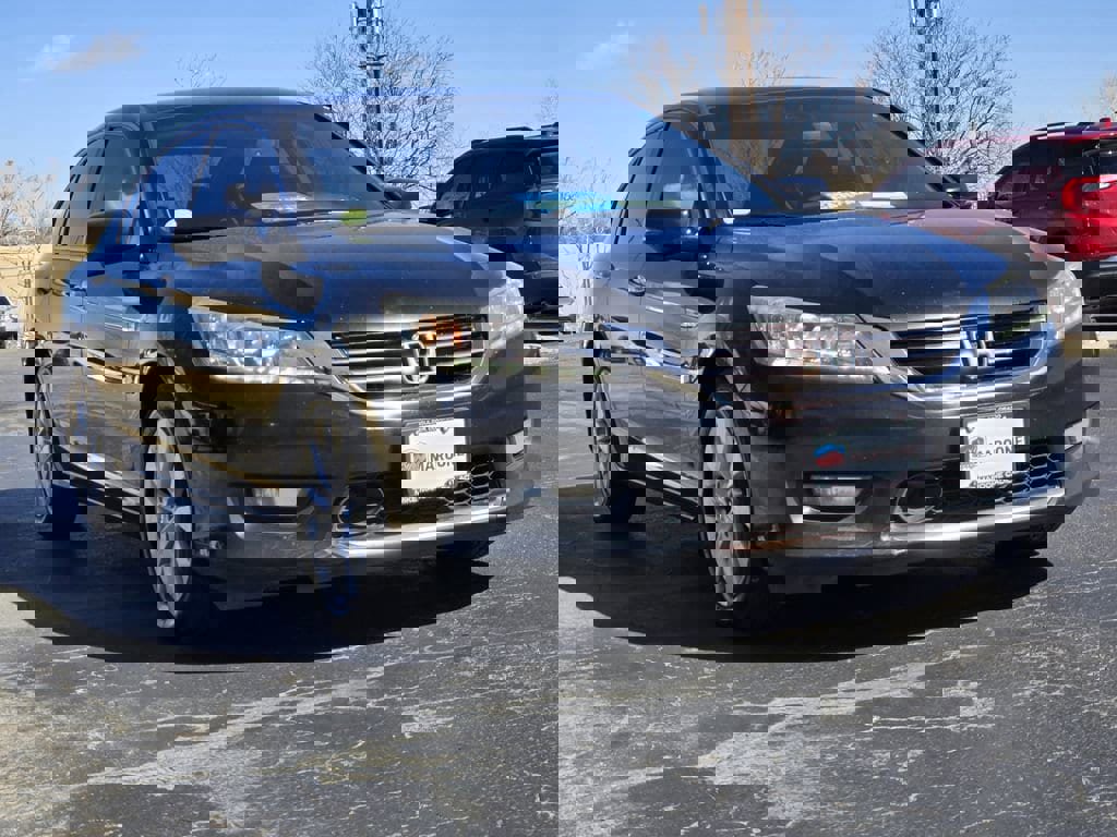 Used 2014 Honda Accord Touring image 2