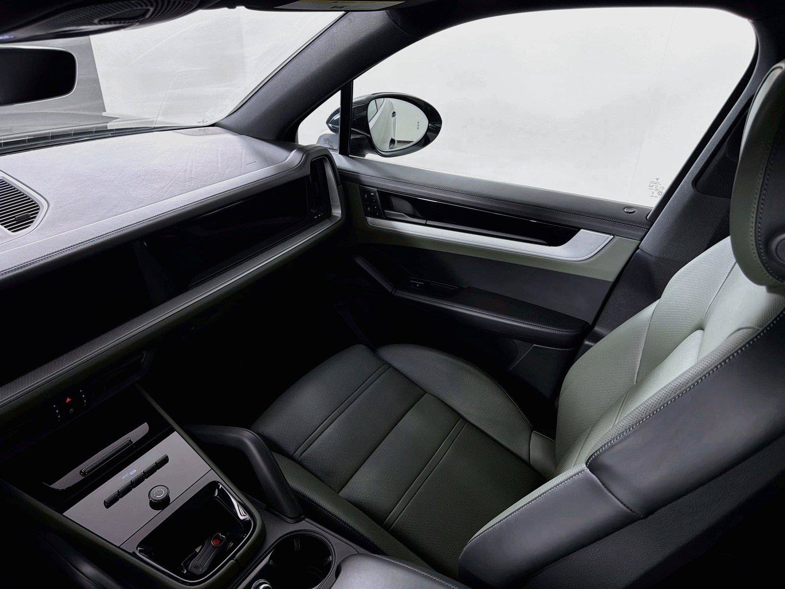 Certified 2026 Porsche Cayenne S AWD/4WD image 30