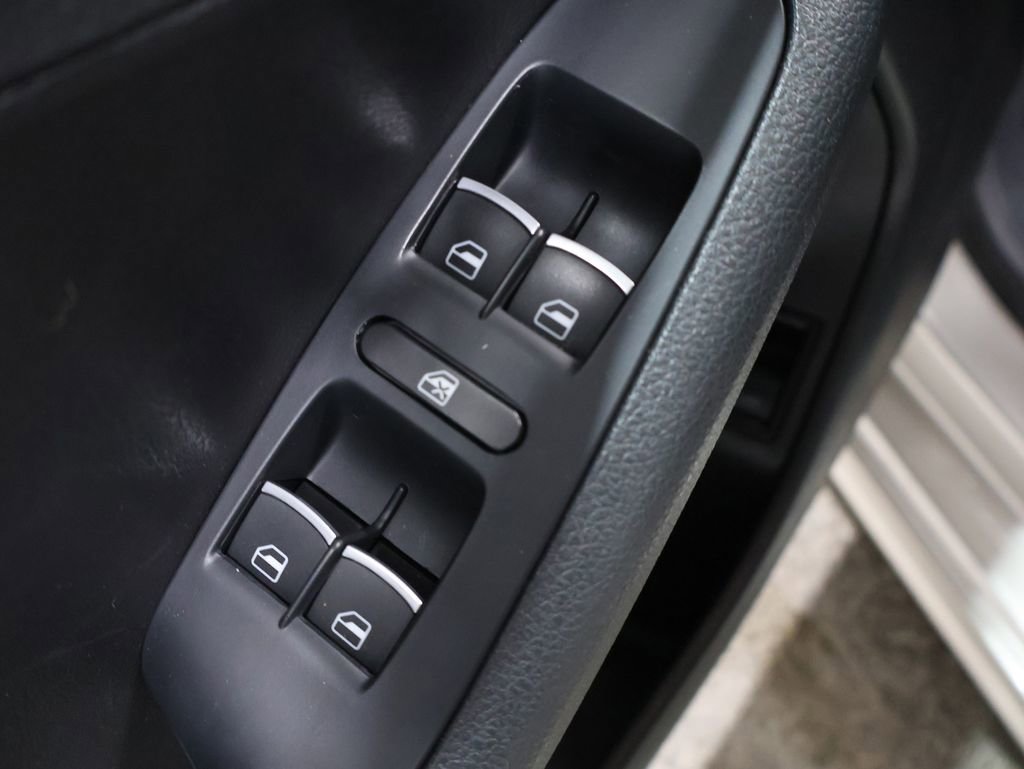 Used 2013 Volkswagen Jetta SE image 13