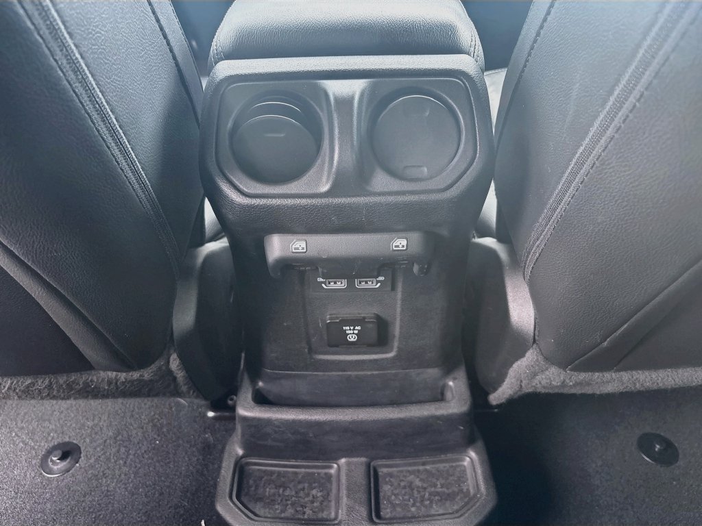 Certified 2022 Jeep Wrangler Unlimited Sahara AWD/4WD image 26