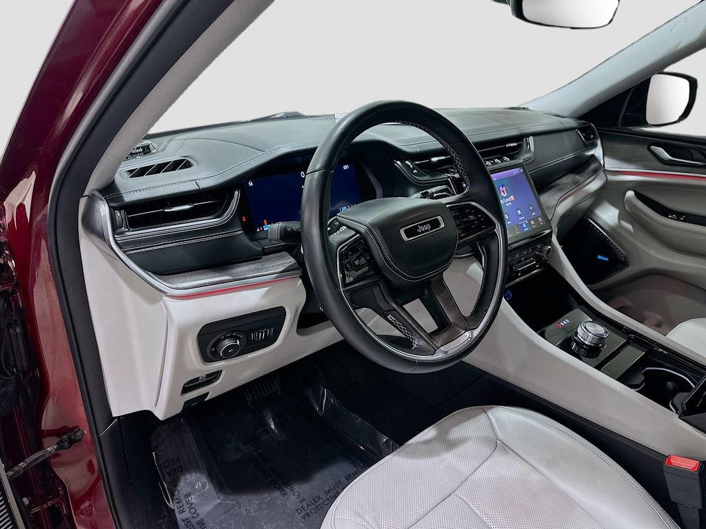 Used 2022 Jeep Grand Cherokee Overland RWD image 9